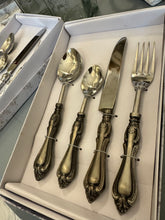 Carica l'immagine nel visualizzatore di Gallery, Set posate 4 posti tavola