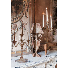 Carica l&#39;immagine nel visualizzatore di Gallery, DECORO CANDELABRO IN FERRO
