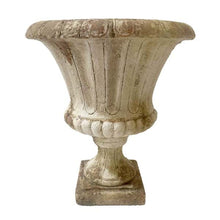 Carica l'immagine nel visualizzatore di Gallery, VASO IN RESINA
